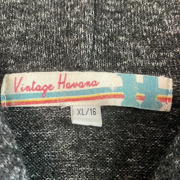 Super cute and comfy zip up. Preppy and jappy. Wear on stars displayed. - Picture 7 of 8